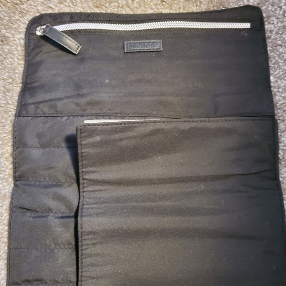 3/$30 π€π EUC brush roll from Sephora - Picture 6 of 16